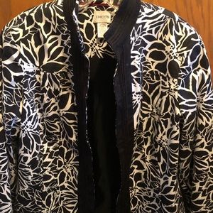 Beautiful Chico’s blazer size M
